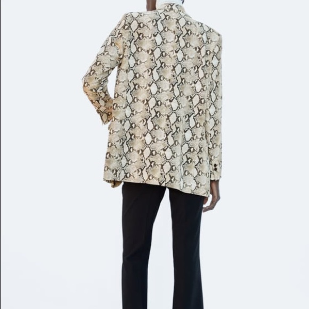 Z A R A Snakeskin Print One Button Blazer - Picture 3 of 6